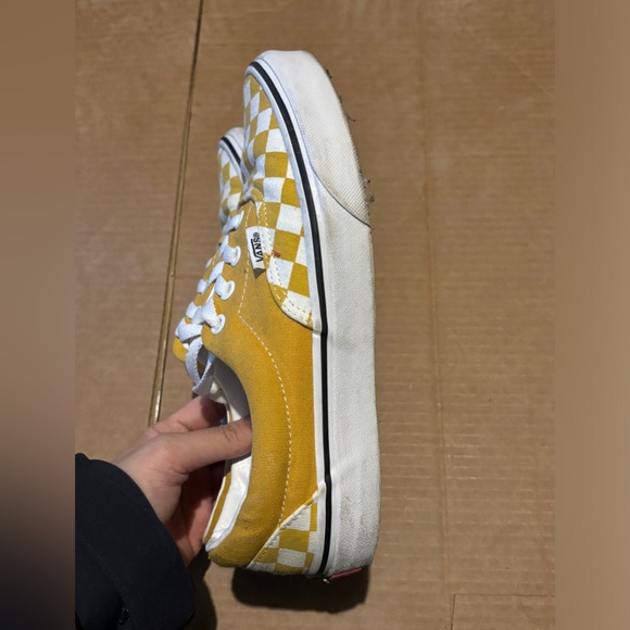 Vans yellow sneaker. Size USWOMEN 7.5；USMEN 6 - Picture 4 of 6
